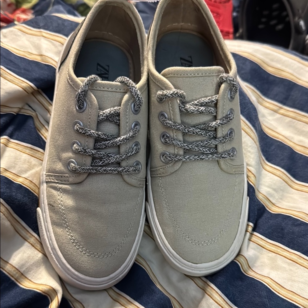 Zara Tan Sneakers Low-Top Versatile